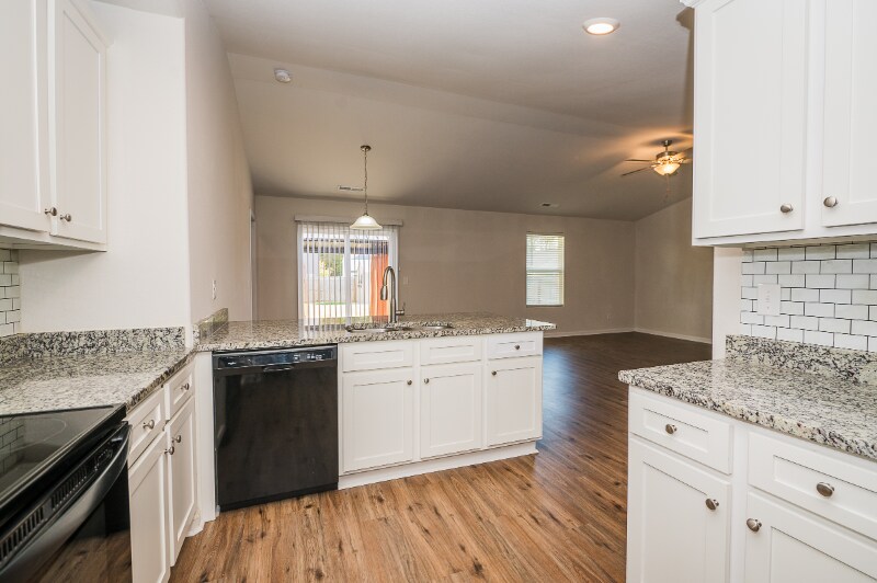 Building Photo - 130 Trailwood Ct