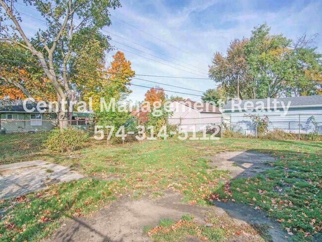 Building Photo - Updated 3 bedroom 1.5 bath home close to Notre Dame