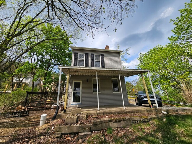 Building Photo - 2 bedroom Cozy Bungalow in Etna!