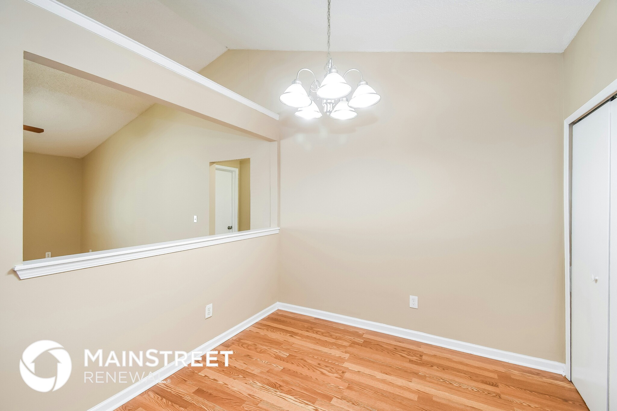 Building Photo - 1859 MacKenzie Ct N