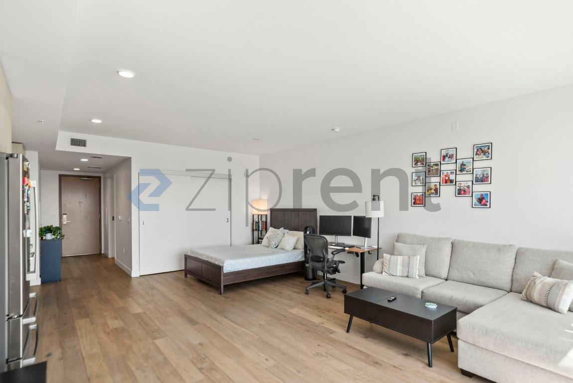 Building Photo - Unit 10710