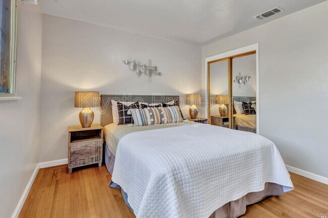 Building Photo - 380 Pepper Dr