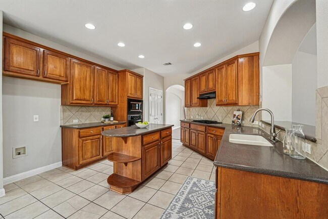 Building Photo - 1206 Canyon Maple Rd