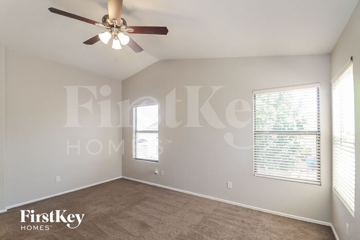 Building Photo - 1336 W Wahalla Ln