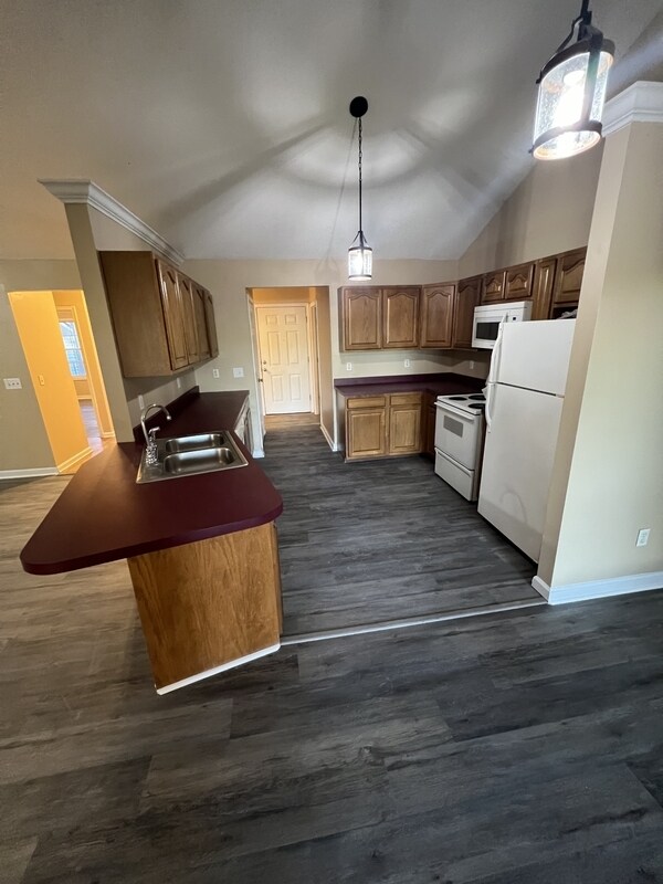 Building Photo - 106 Stone Henge Ln
