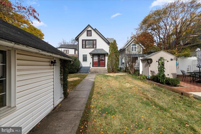 Building Photo - 182 W Court St