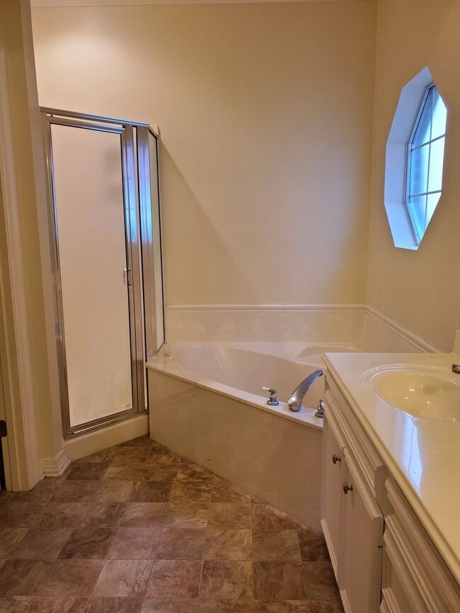Building Photo - 3635 Green Acres Dr