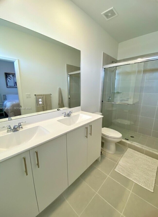 Building Photo - 2627 SE 28th Dr