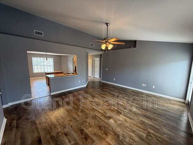 Building Photo - 2096 Andorra St