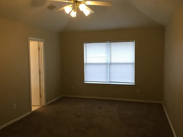 Building Photo - 327 Leisure Ln