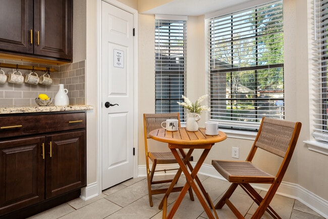 Building Photo - 20231 Linden Tree Dr