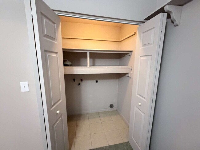 Building Photo - 141 Fernery Rd