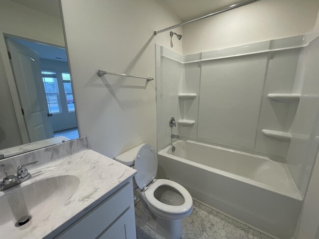 Building Photo - 49 Suhani Ln