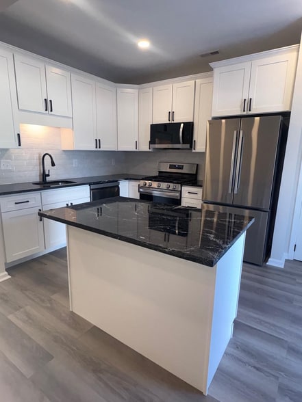 Building Photo - 7 Chapel Hill Rd