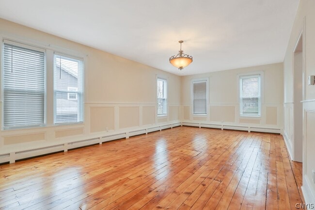 Building Photo - 206 E Genesee St