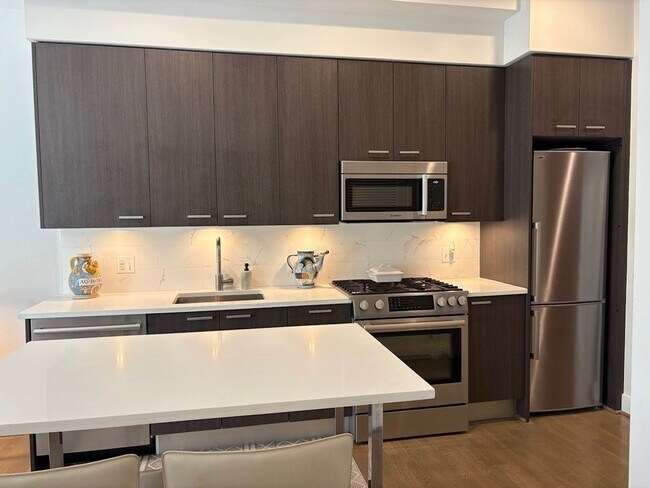 Building Photo - Southwest Water Front One Bedroom W/All Am...