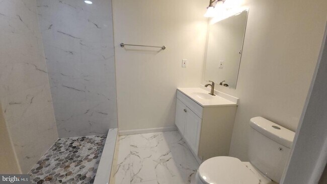 Building Photo - 12411 Thompson Rd