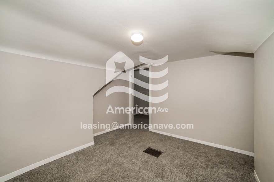 Building Photo - 500 Scenic Park Dr