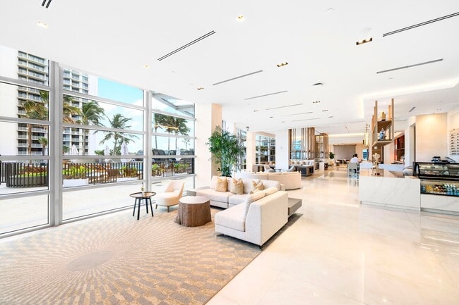 Building Photo - 3100 N Ocean Dr