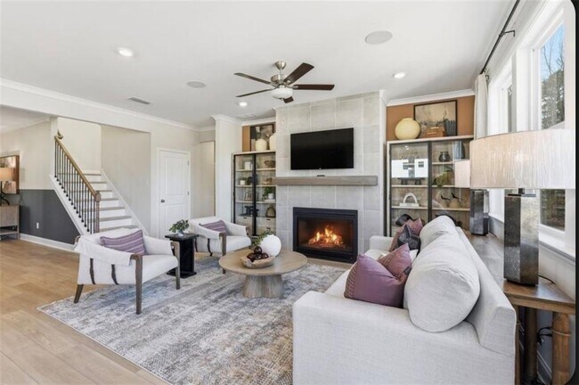 Building Photo - 2145 The Ln NE