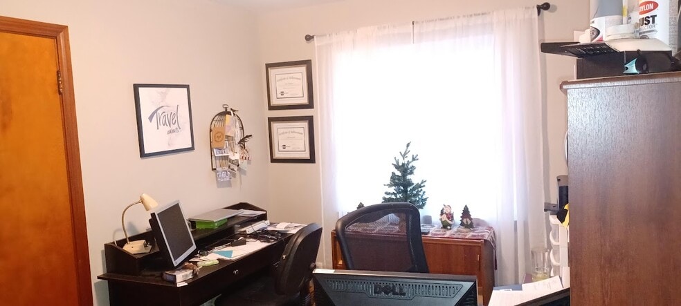 Office/Bedroom 3 - 808 Pennsylvania Ave