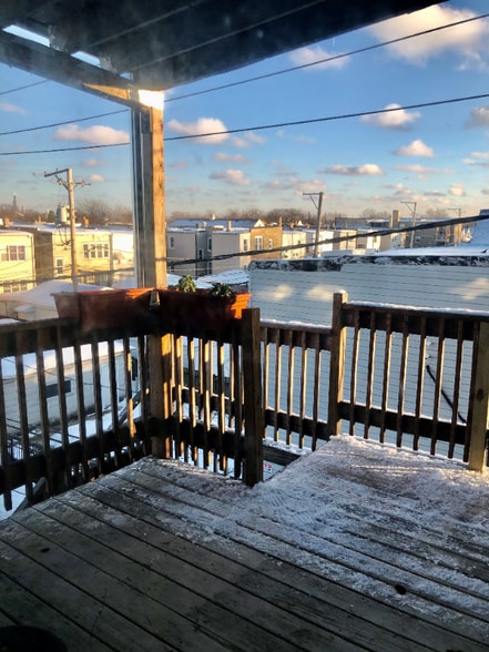 Building Photo - 2351 N Kenneth Ave