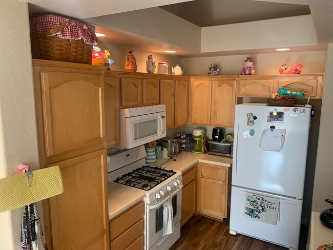 Building Photo - 1205 Simms Ave