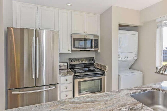 Building Photo - 353 S US Hwy 1