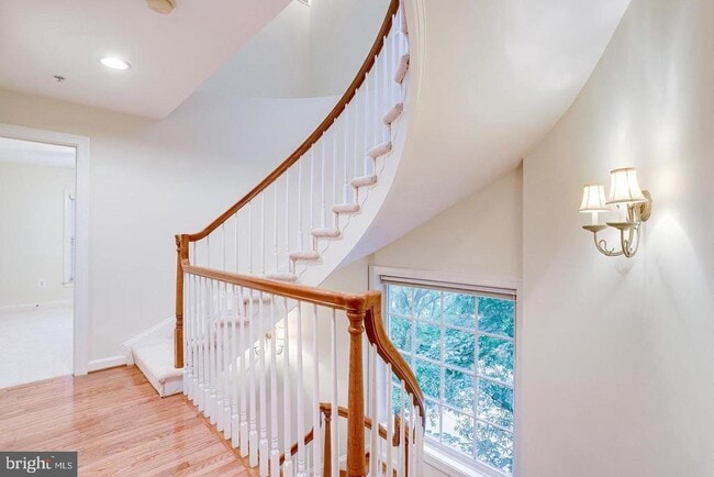 Building Photo - 1601 Colonial Hills Dr