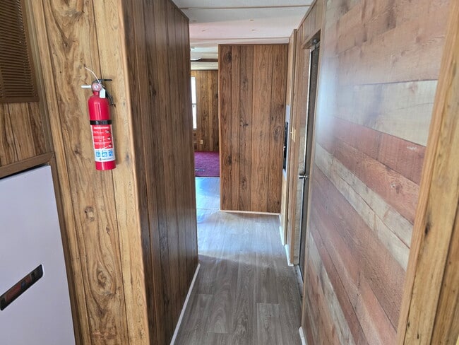 Building Photo - 472 Ruben Wells Rd