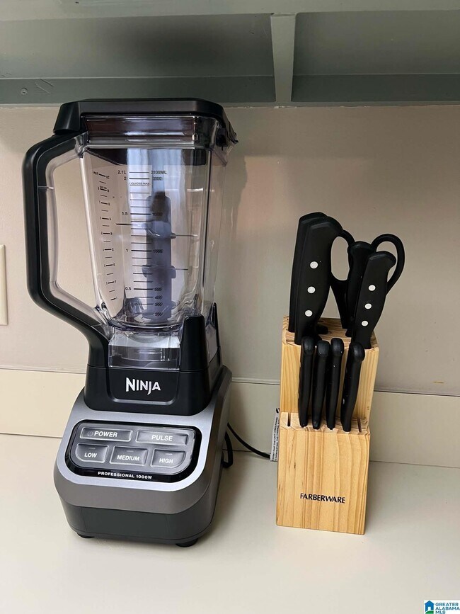 Building Photo - 1120 Beacon Pkwy W