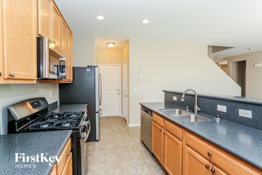 Building Photo - 10841 Pearl River Ave