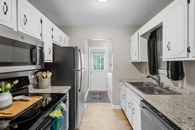 Building Photo - 401 Pacific Ave