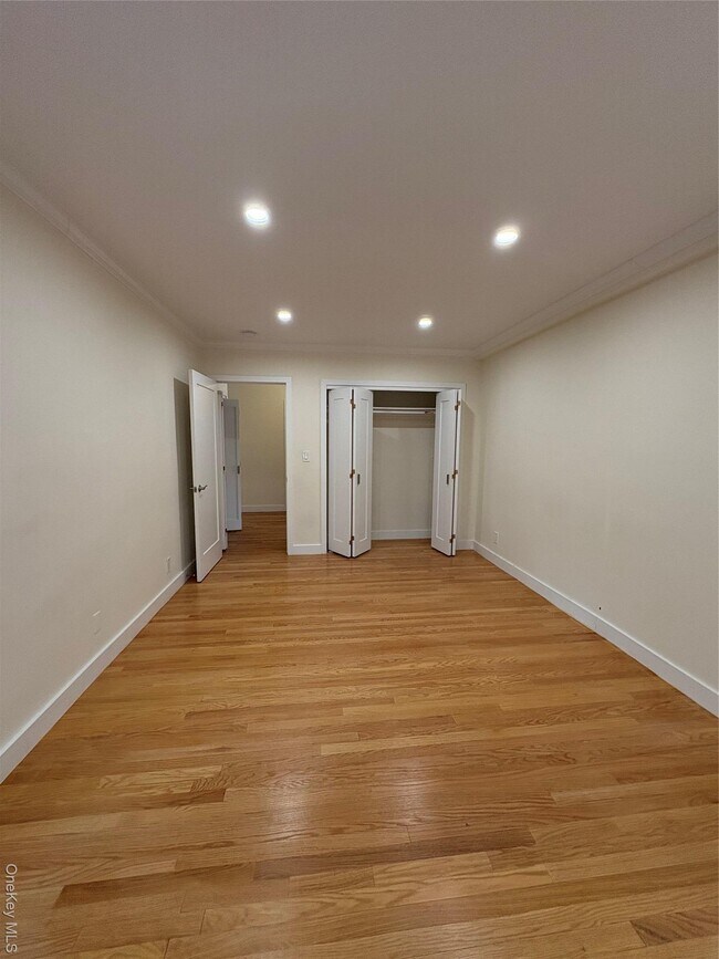 Building Photo - 300 Martine Ave