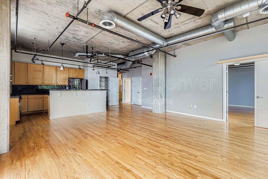 Building Photo - 3201 Shoshone St