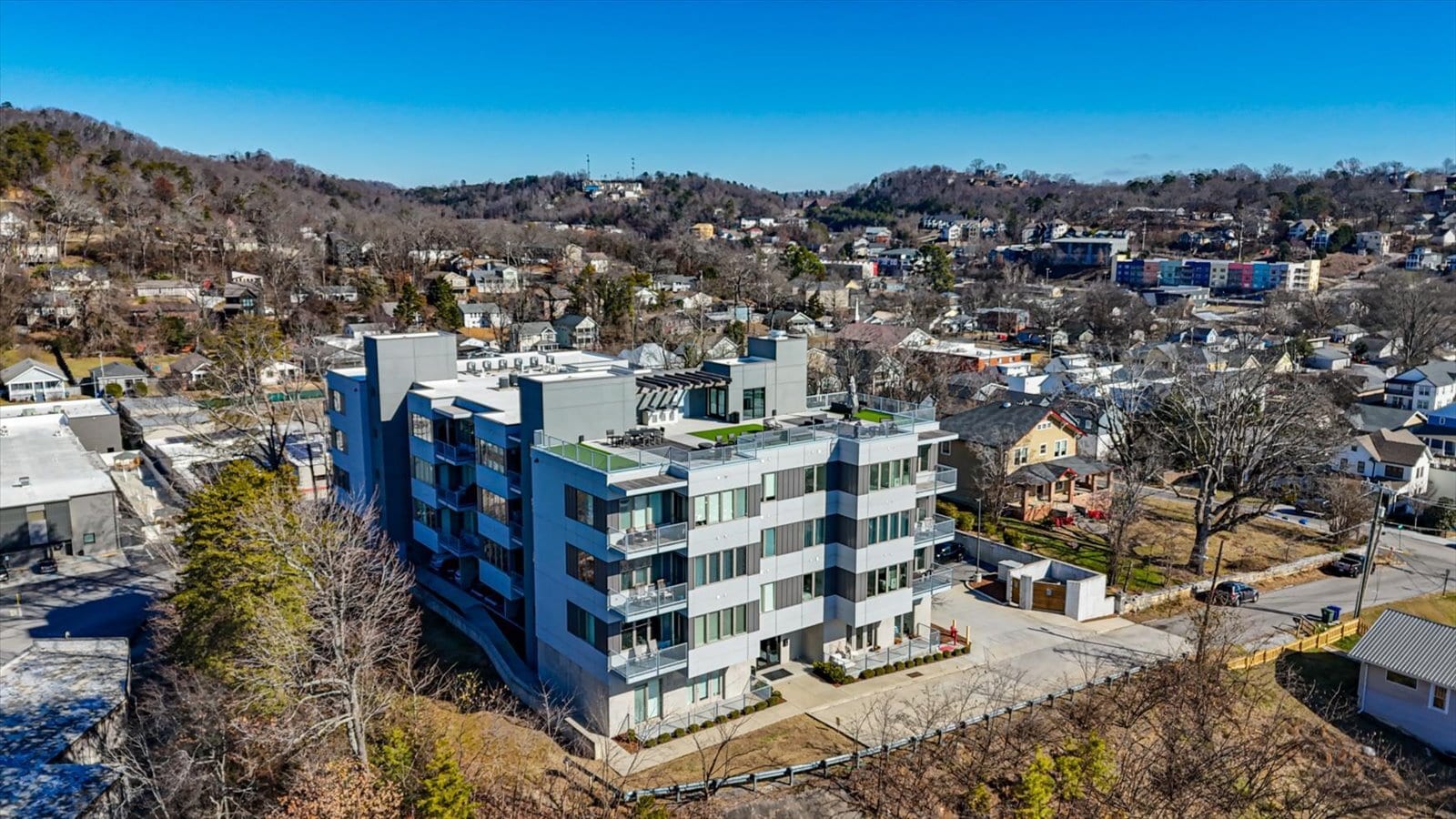 Building Photo - 411 Fairpoint St