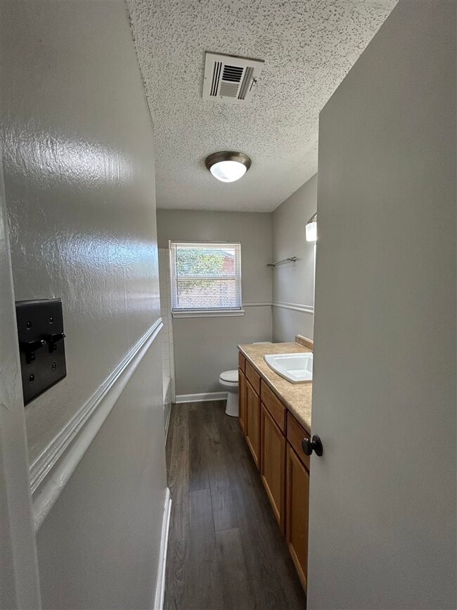 Building Photo - 6428 NW Arrowhead Dr