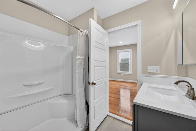 Building Photo - 42 Almont St