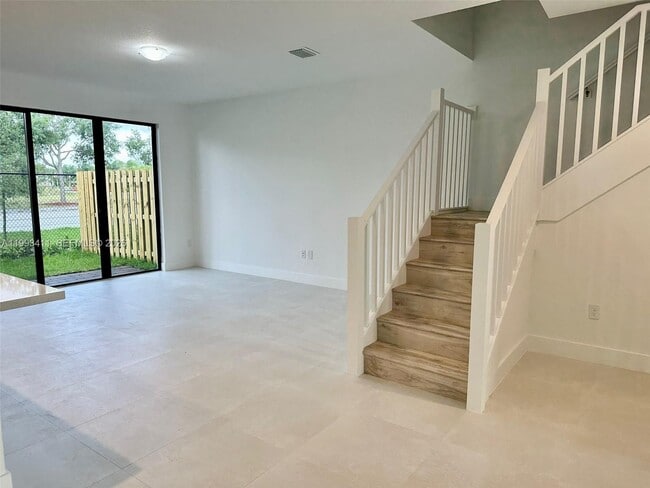 Building Photo - 13665 SW 157th Ct