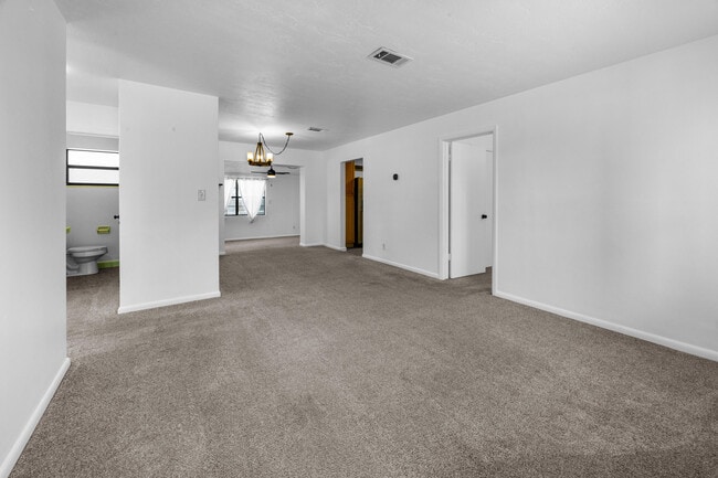 Building Photo - 435 Argyle Ct