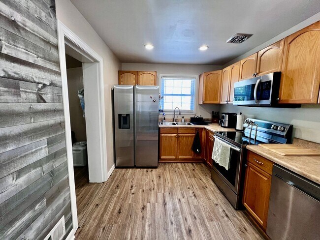 Building Photo - Charming 3 bedroom located in the heart of Chesapeake