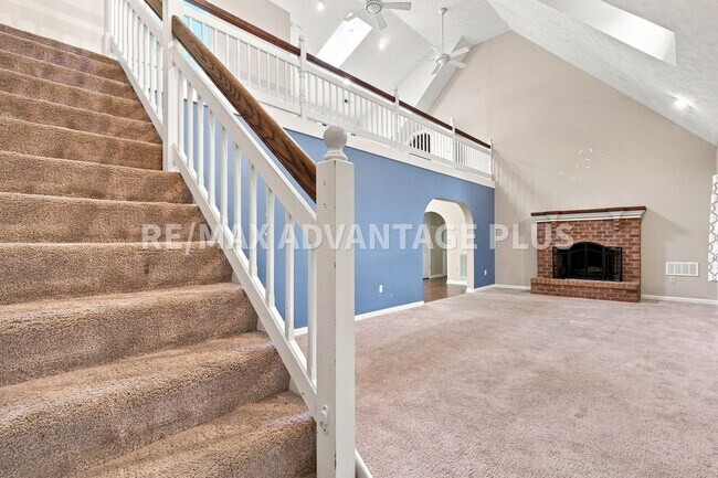 Building Photo - 56 Holland Rd