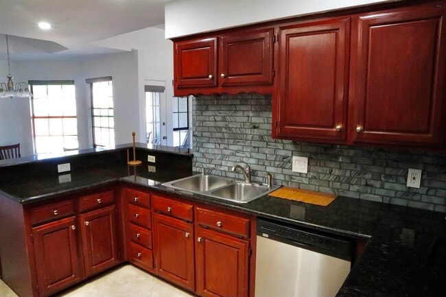 Building Photo - 19 Pilot Point Dr