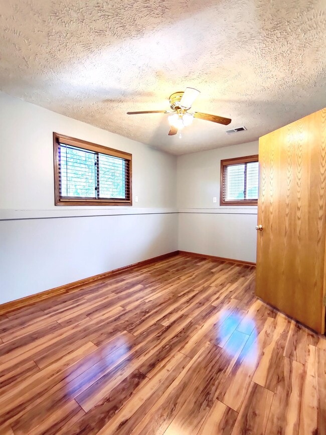 Building Photo - 1362 Grace Cir