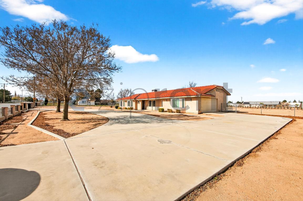 Building Photo - 15380 Mission St