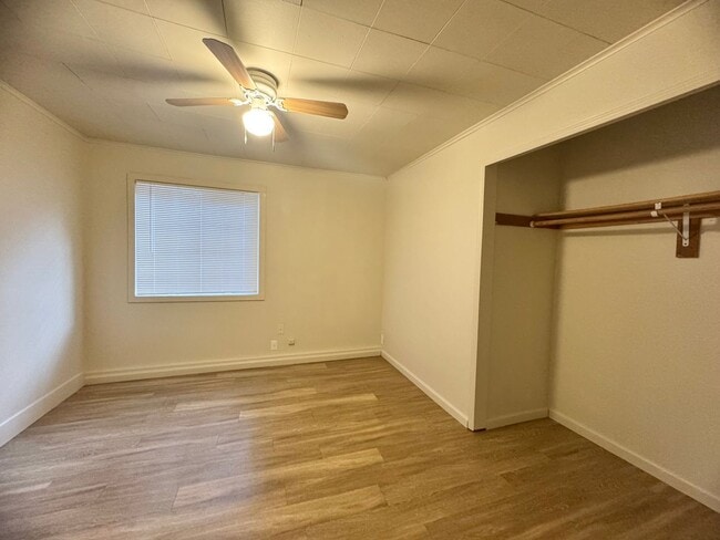 Building Photo - **Reserve for SUMMER 2026** Large house close to CSUC