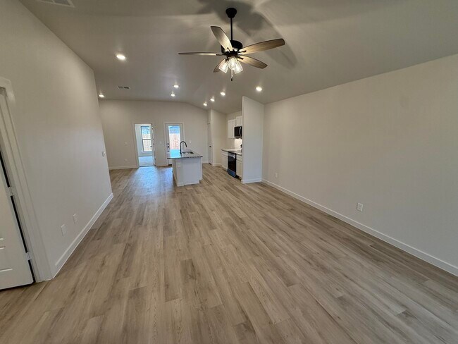 Building Photo - 1309 N Chicago Ave