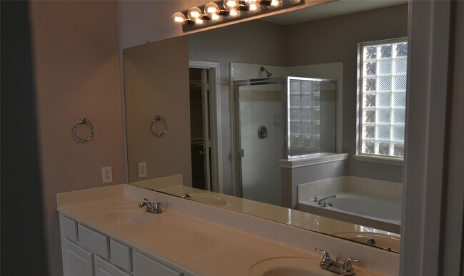 Building Photo - 22755 Cascade Springs Dr