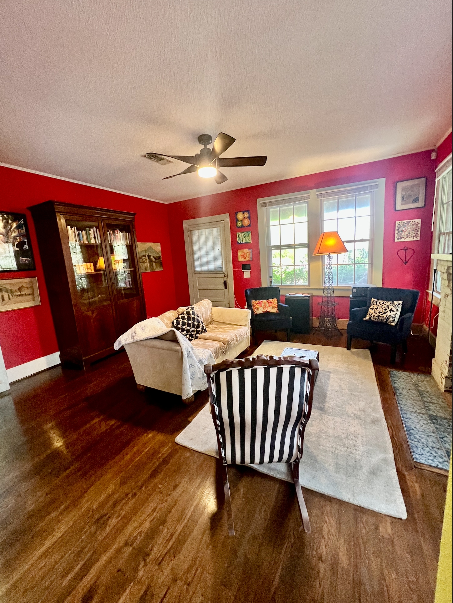 Living Room - 211 W Mallory St