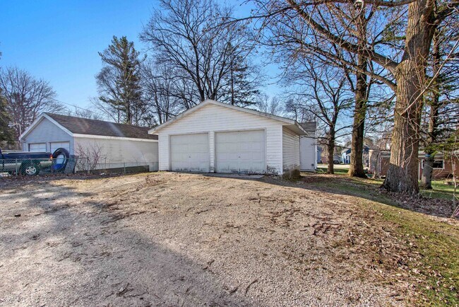 Building Photo - 916 Quincy St